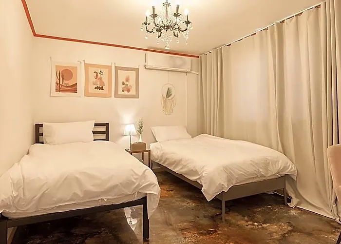 Hapjeong Station Exit 7, 5 Minute Walk, 3 Hotel Séoul